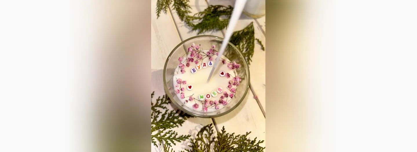 Candle making: candles with messages